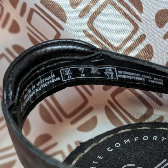 Clark's Women's Black Leather Strappy Sandals - Picture 4 of 4